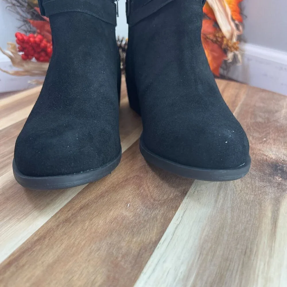 Isaac Mizrahi Gracie Boots Women's 8M Black Ankle Leather Suede